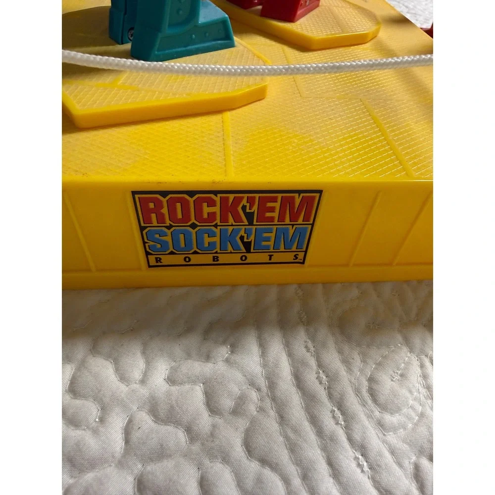 Mattel Rock em Sock em Robots Game 2001 Vintage Red Blue Boxing Retro y2k No Box